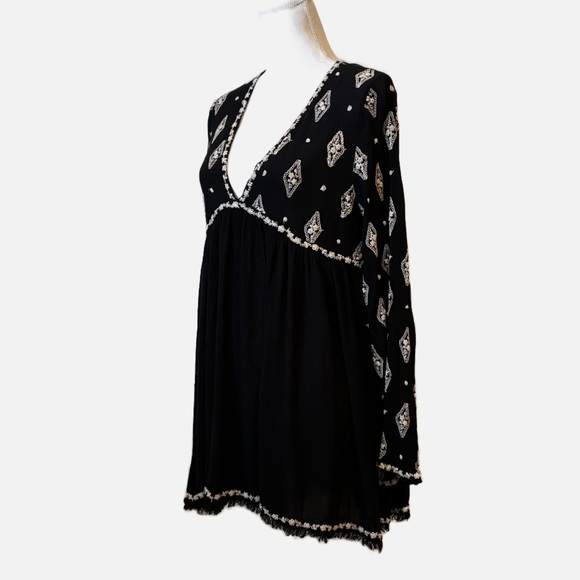 Free People Diamond Embroidery Top Bell Sleeves Medium - Picture 7 of 16